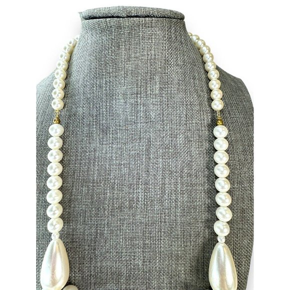 Vintage Large Chunky Statement Lucite Faux Pearl Cluster Necklace 24” - Picture 5 of 13